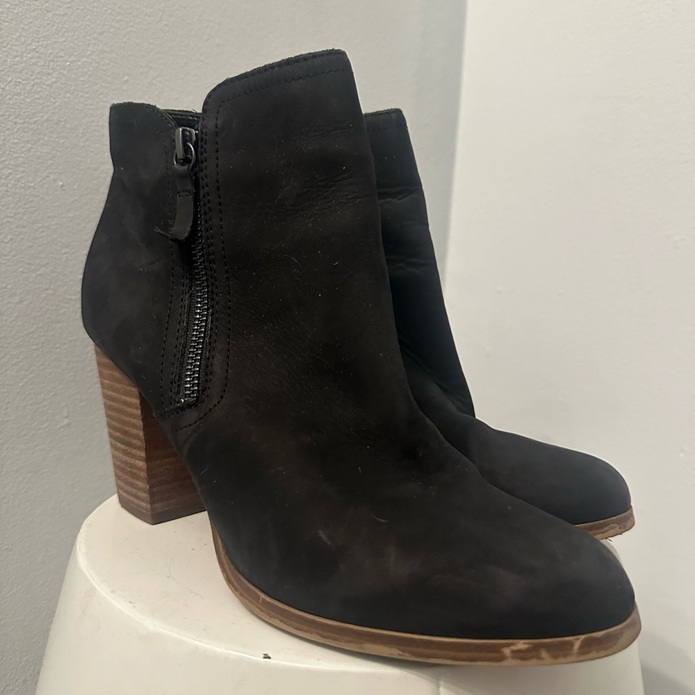 Black Aldo low cut boots